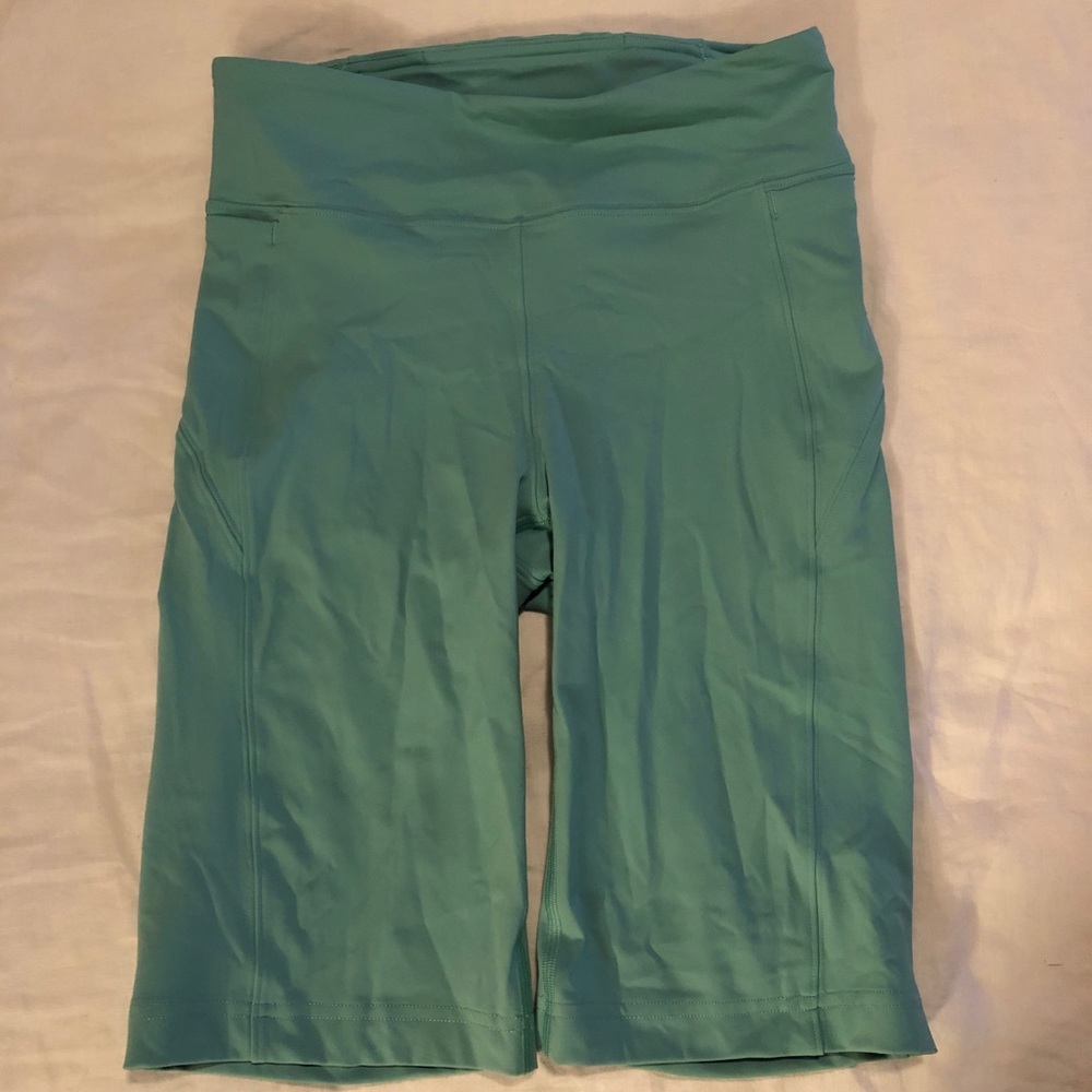 Lululemon crop/ long shorts Mint Green